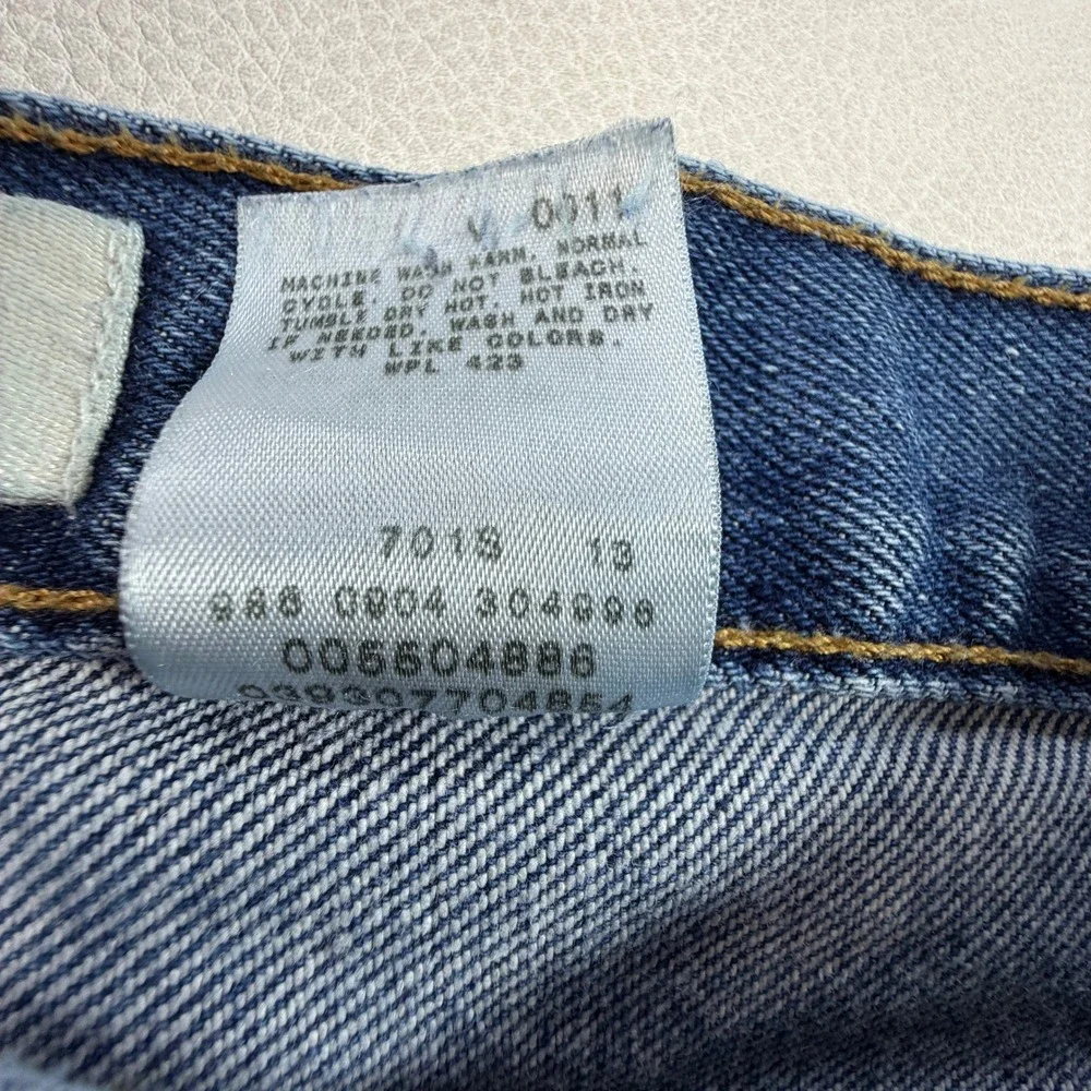 Retro Levis 550 Mens 32x28 Relaxed Fit Tapered Leg Blue Denim Jeans Medium Wash